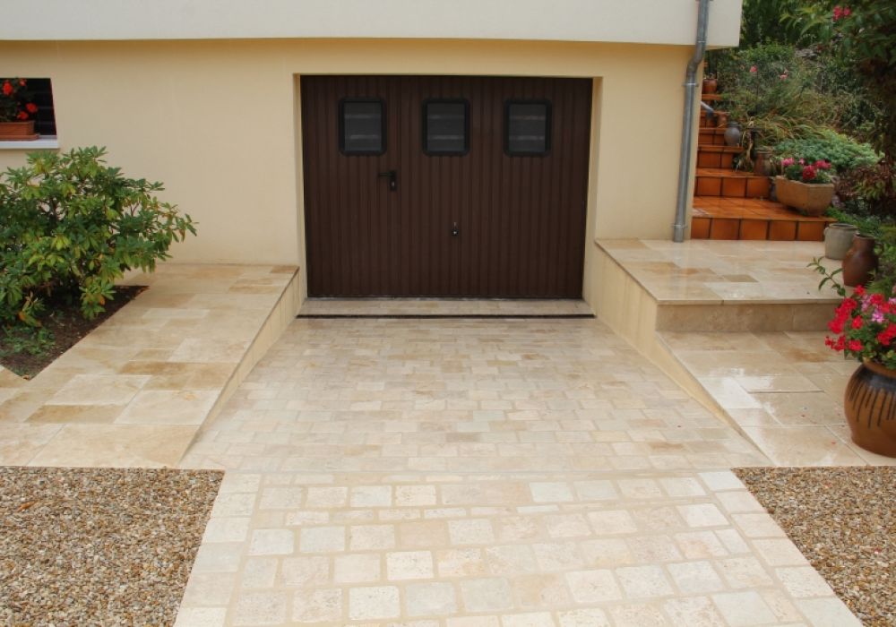 Pavage accès voiture 28