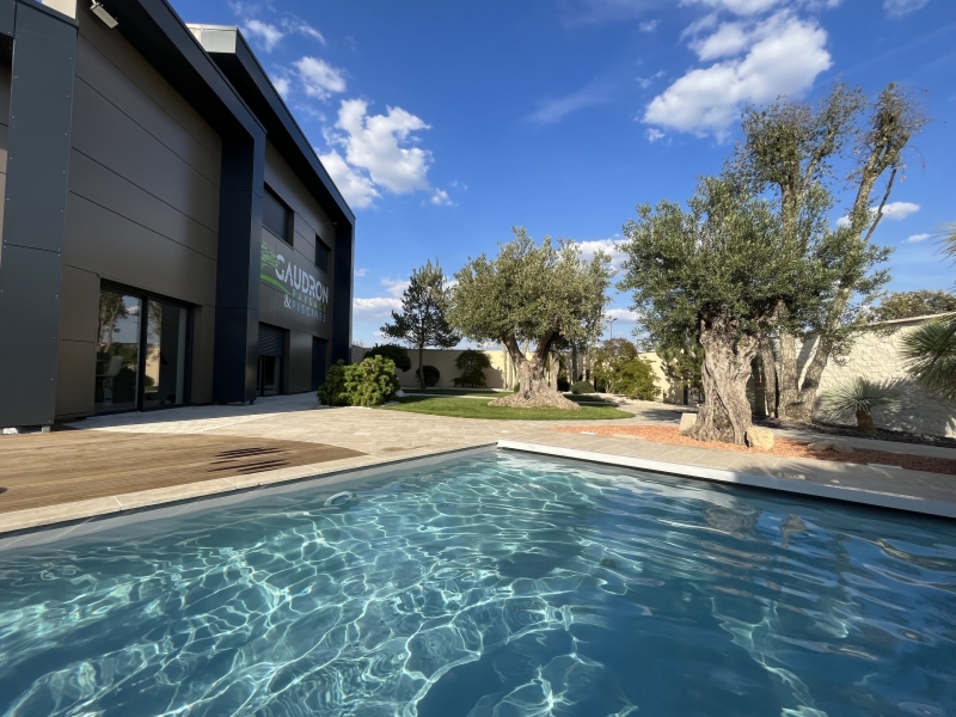 piscine traditionnelle sur mesure